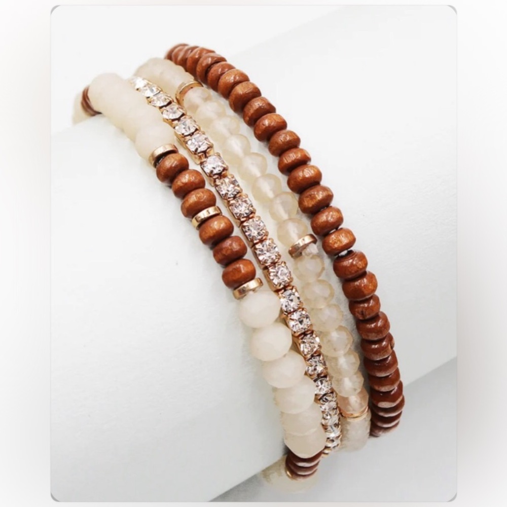 ELEGANT BEADED AND CRYSTAL BRACELET SET